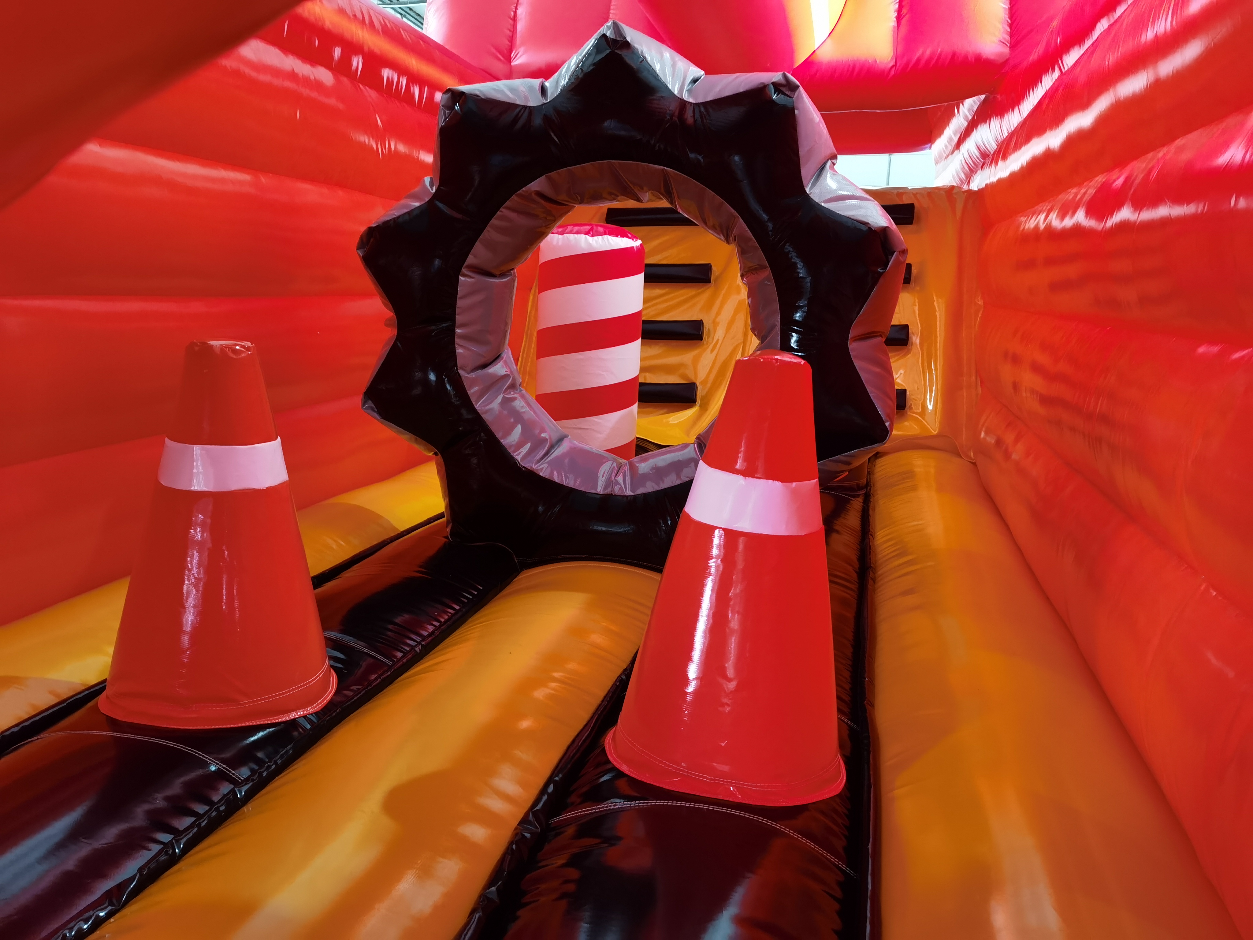  Hindernisbahn - 11,2x3,1 m - Kranwagen