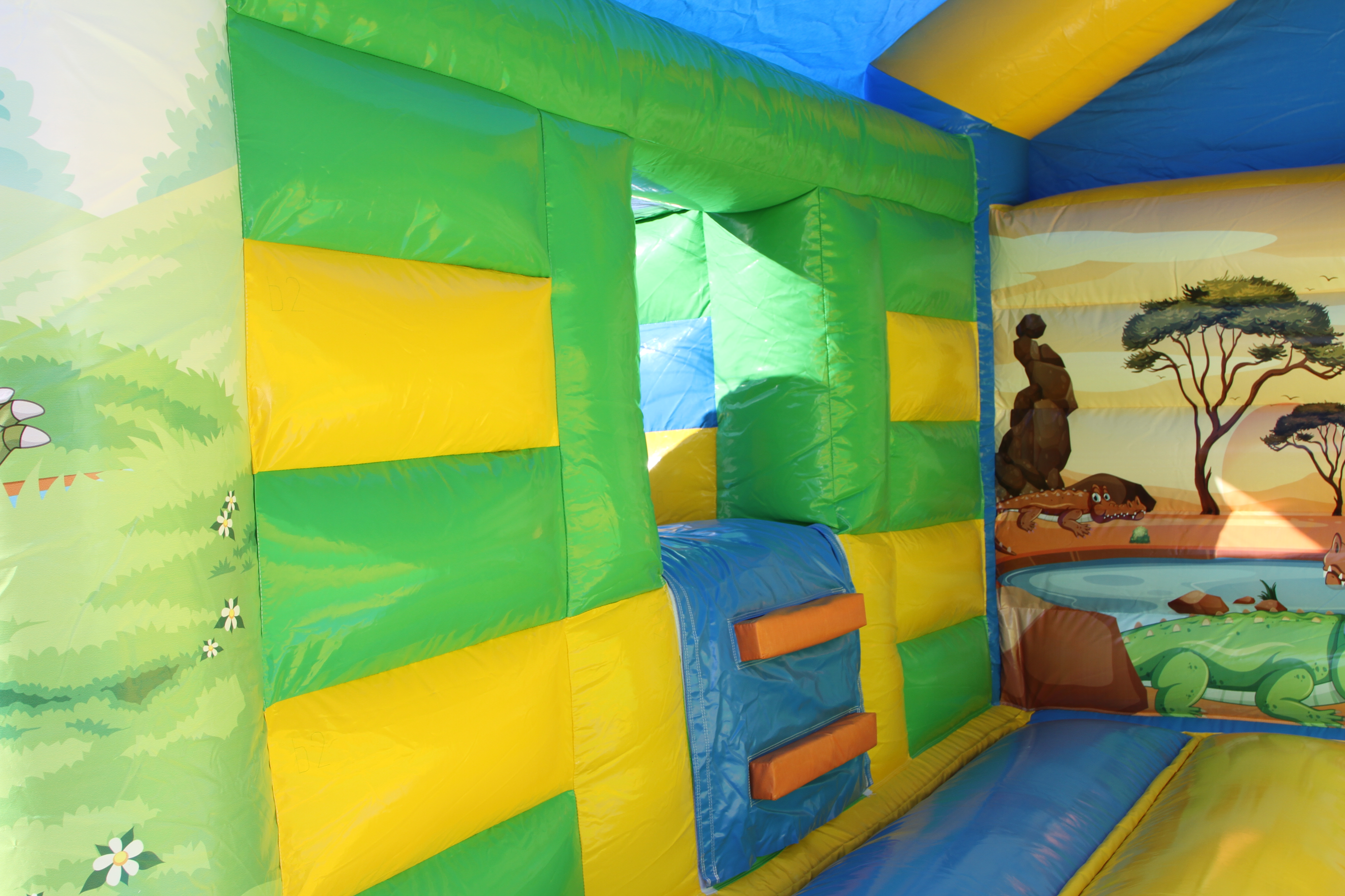 Hüpfburg 5,5x6 m - Krokodil - mit Rutsche 