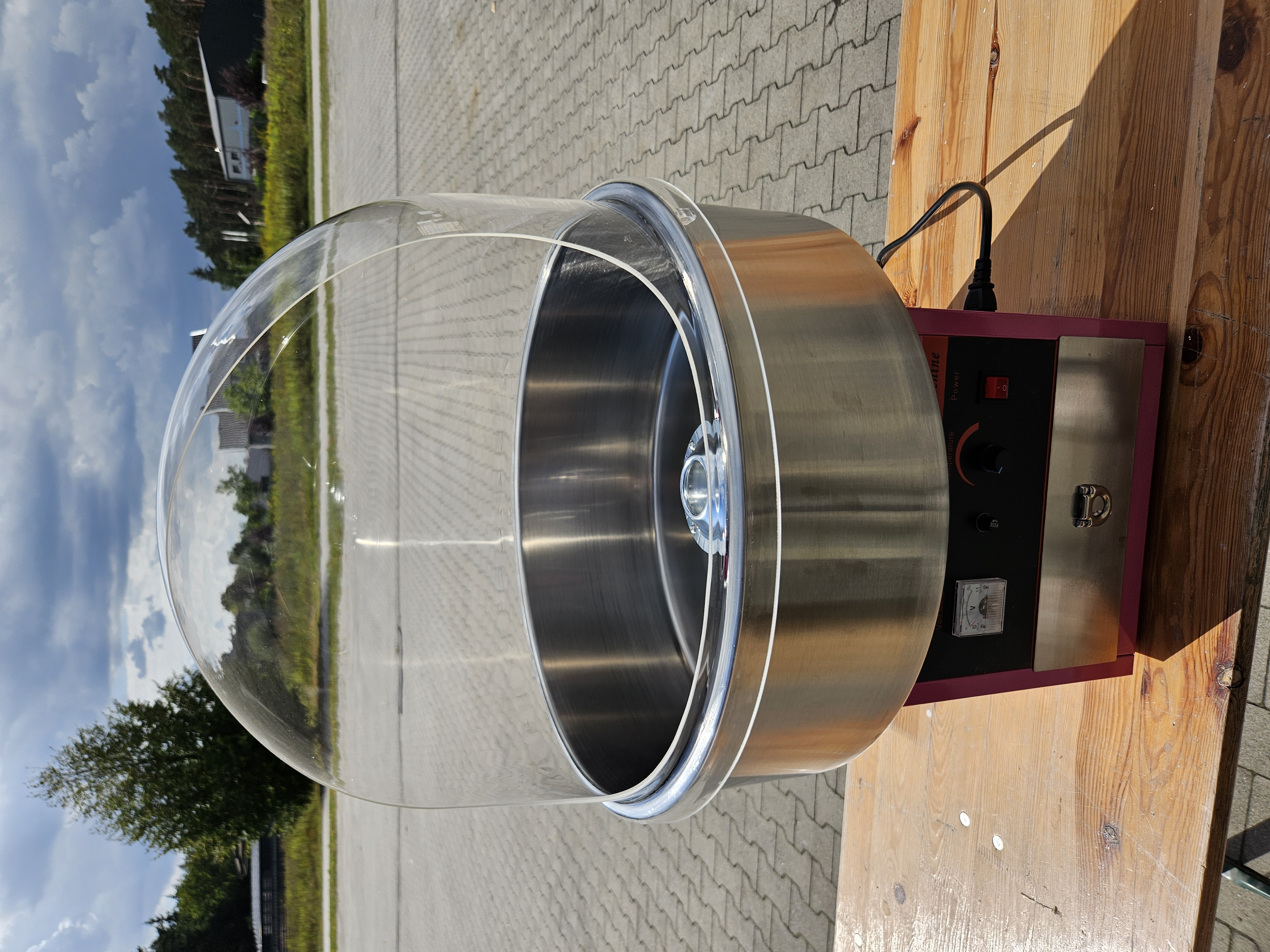 Zuckerwattemaschine mit Topf und Spuckschutz