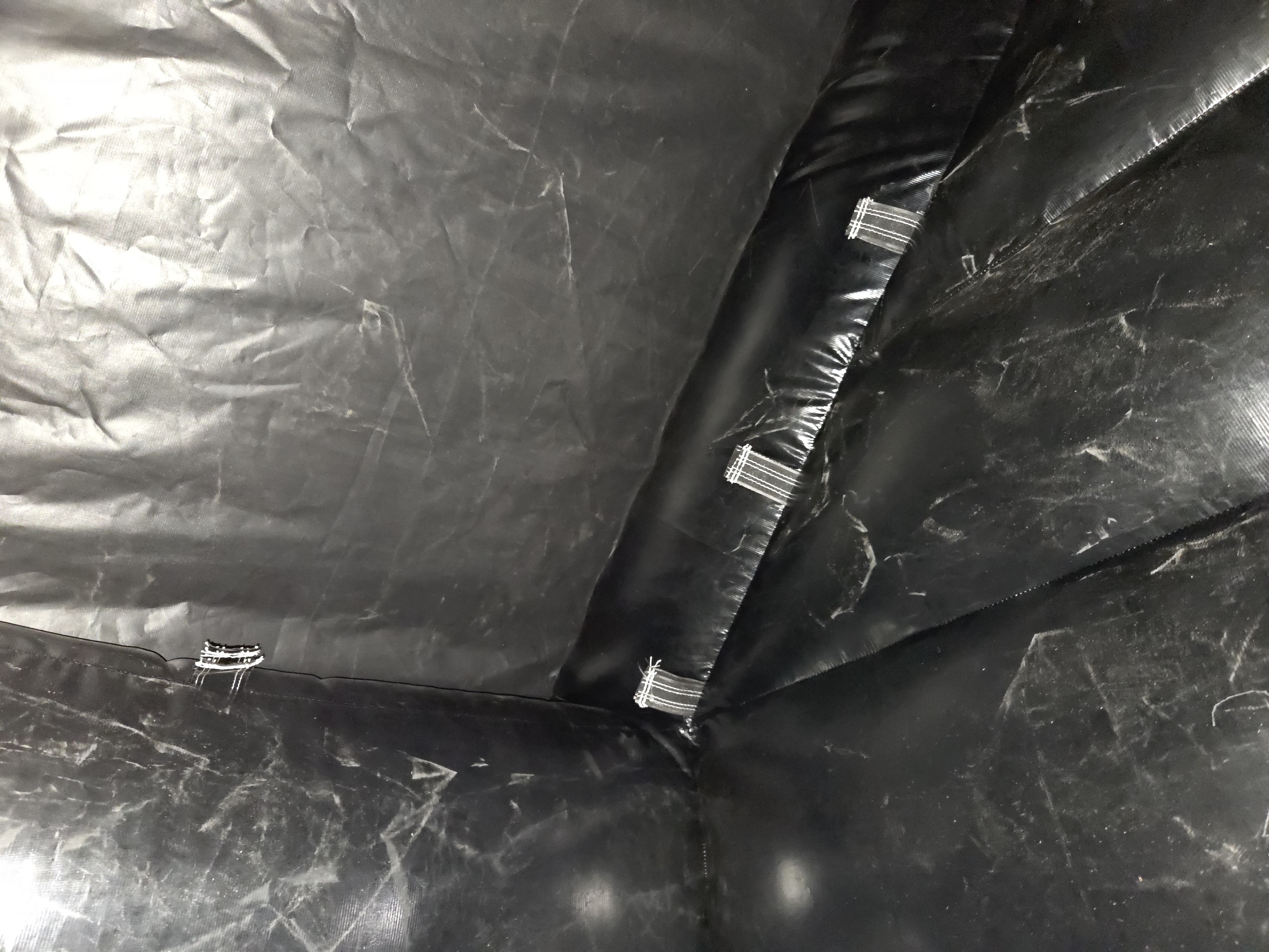 Aufblasbares Zelt - 8x5x4m - schwarz
