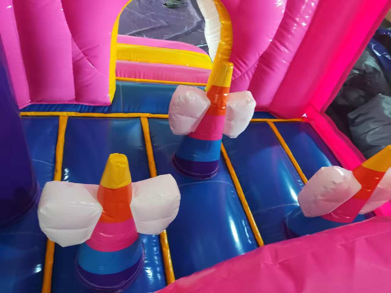 Hüpfburg 5,1x5 m - Multiplay Einhorn