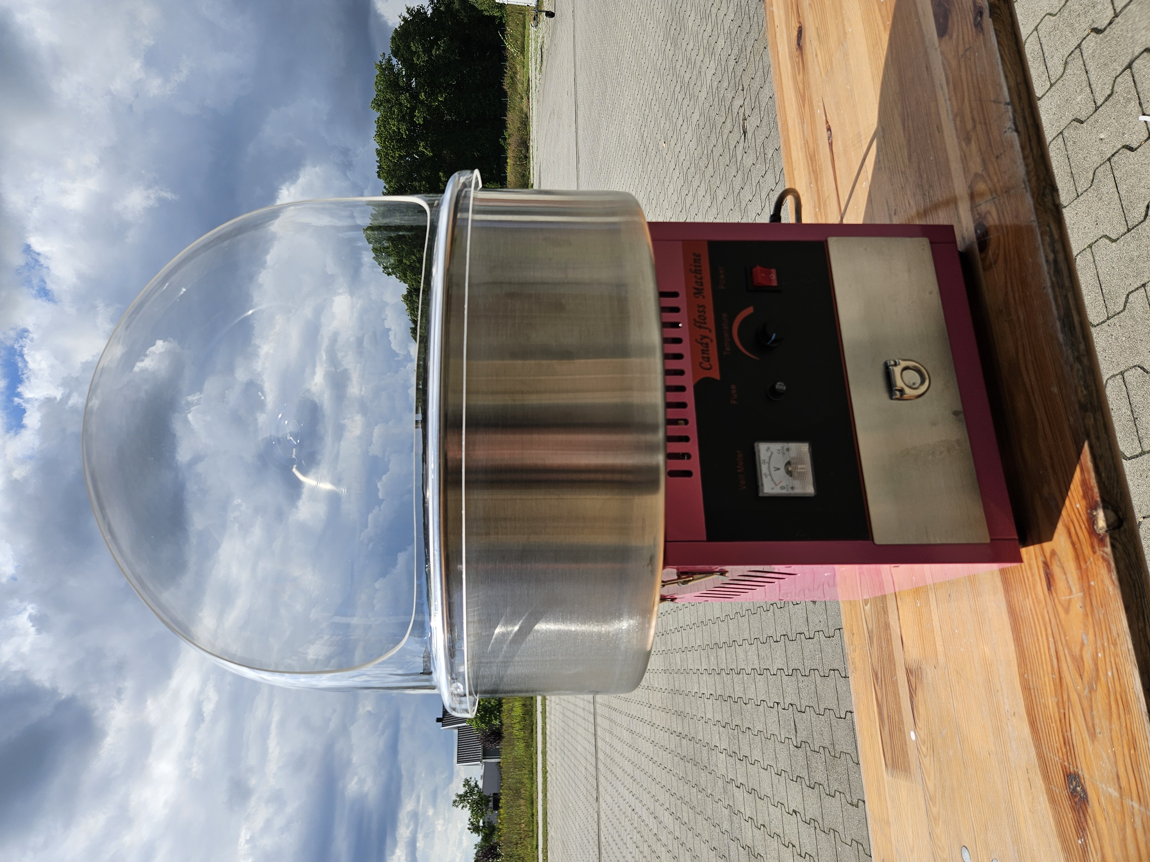 Zuckerwattemaschine mit Topf und Spuckschutz