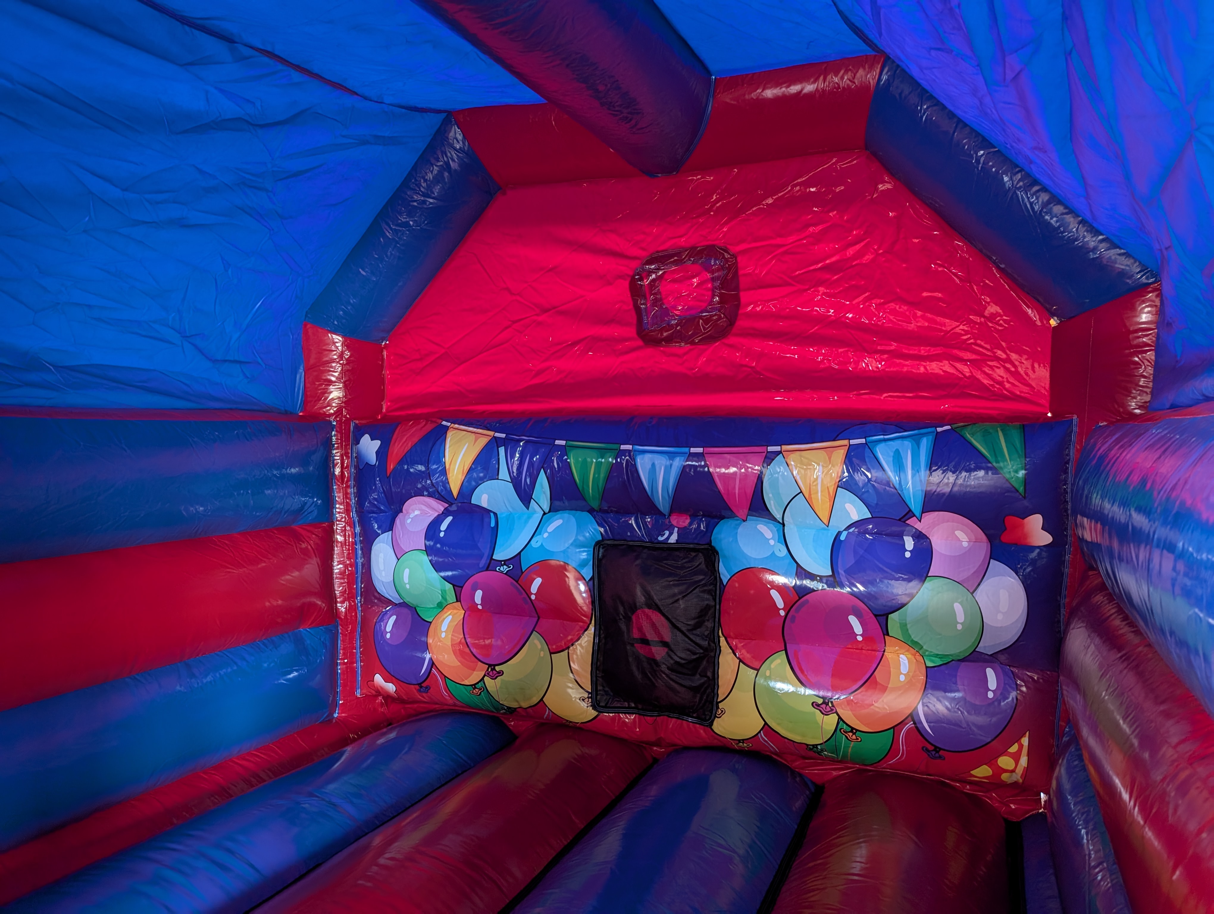 Hüpfburg 3,6x5,4 m - englische Qualität - Disco Ausführung
