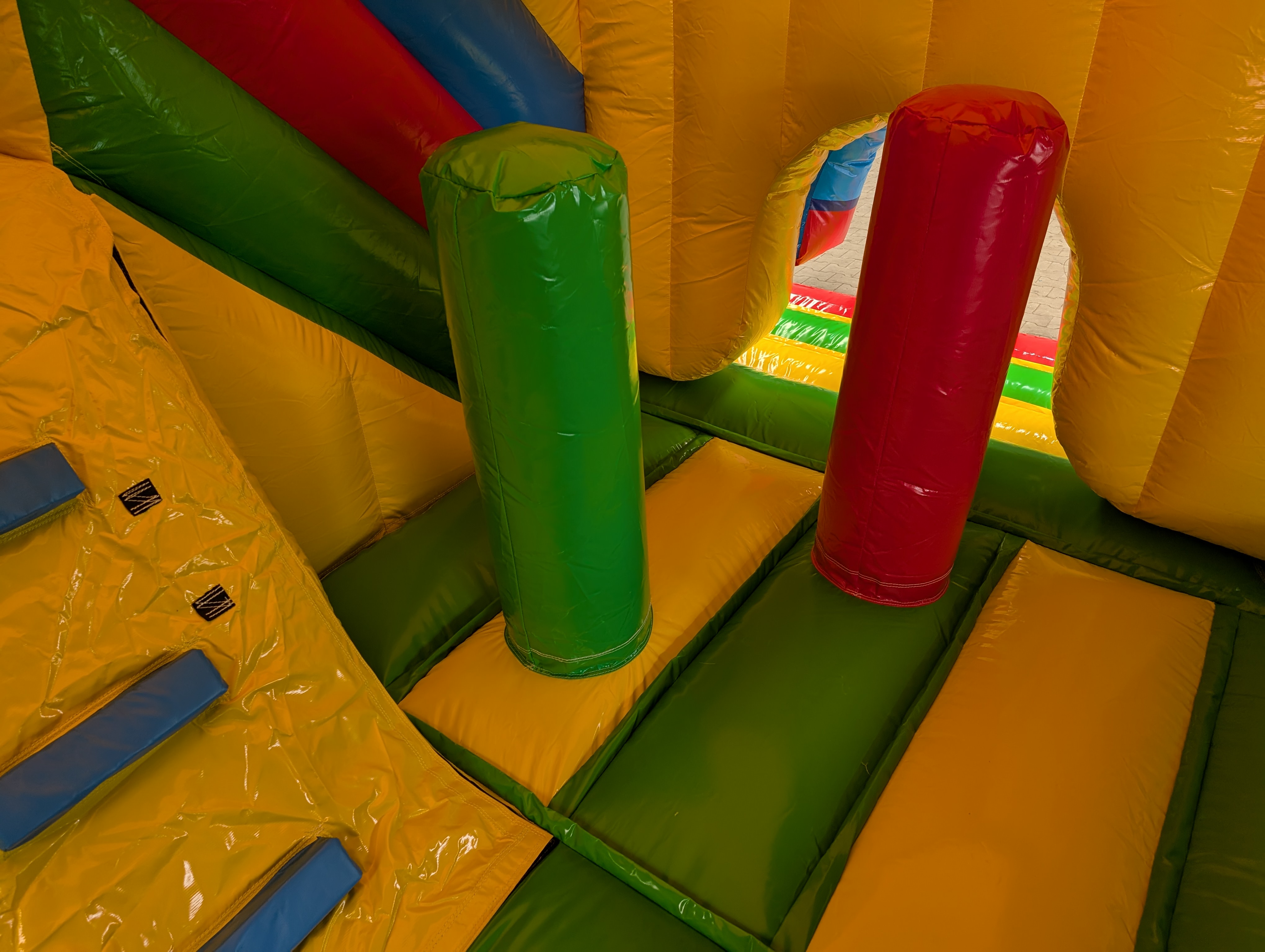 Hüpfburg 4,2x4 m - Mini Multiplay Bausteine