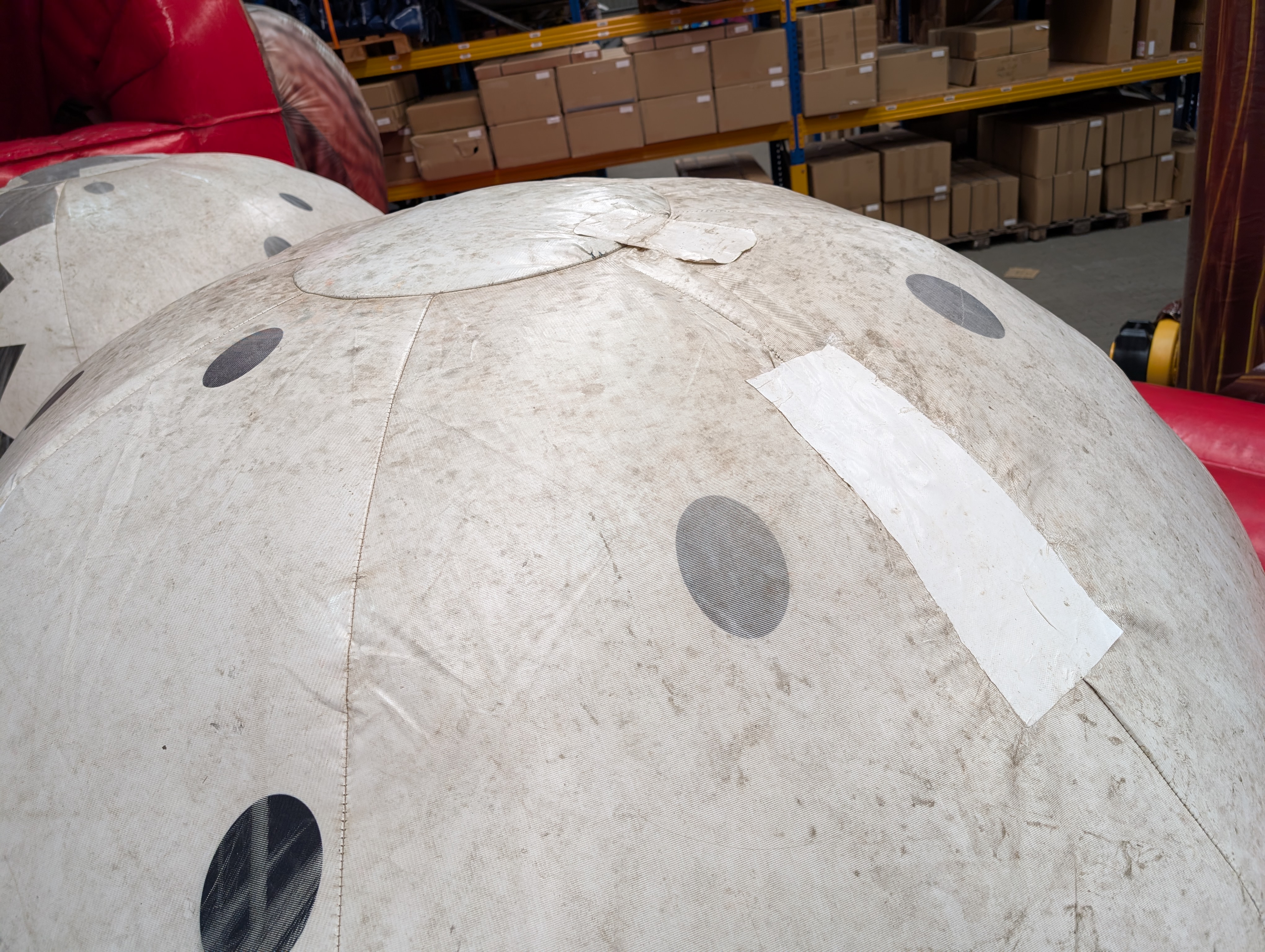 Bouncing balls - 17x7 m - gebraucht