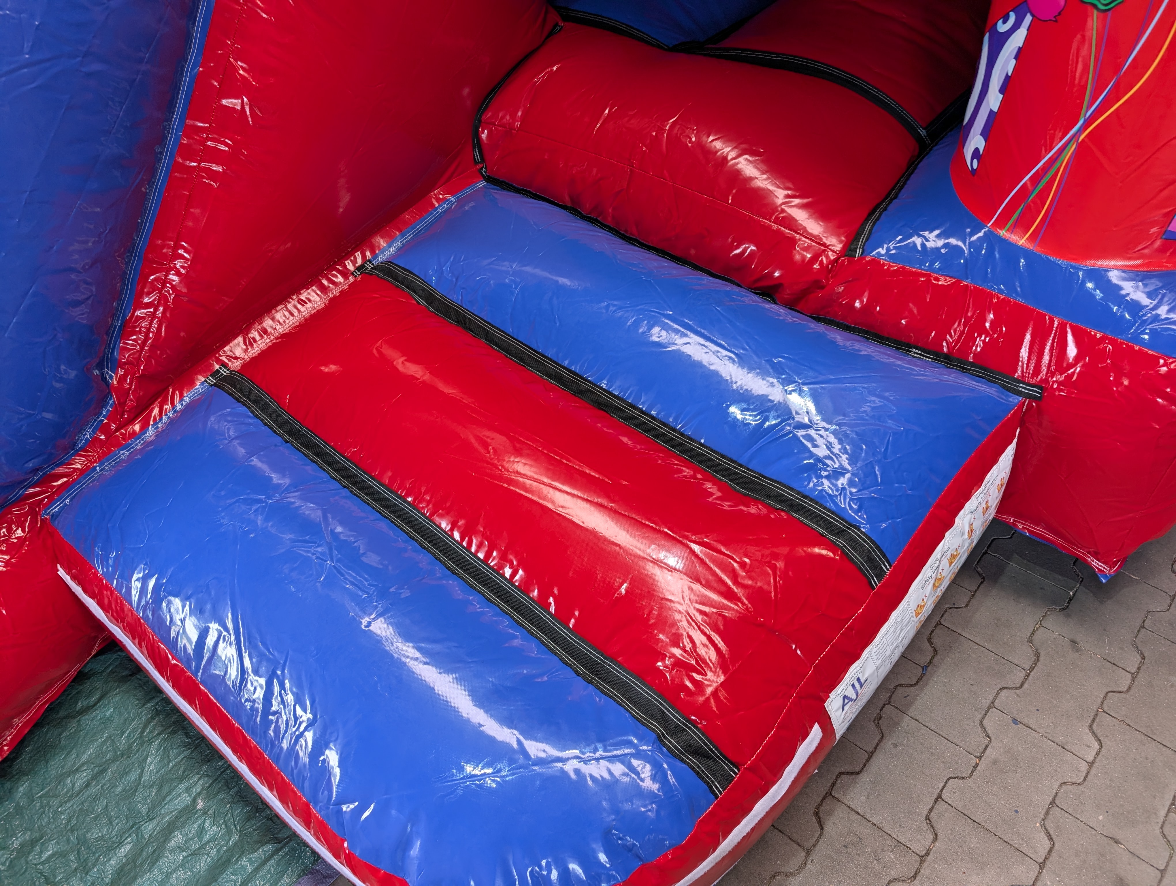 Hüpfburg 3,6x5,4 m - englische Qualität - Disco Ausführung