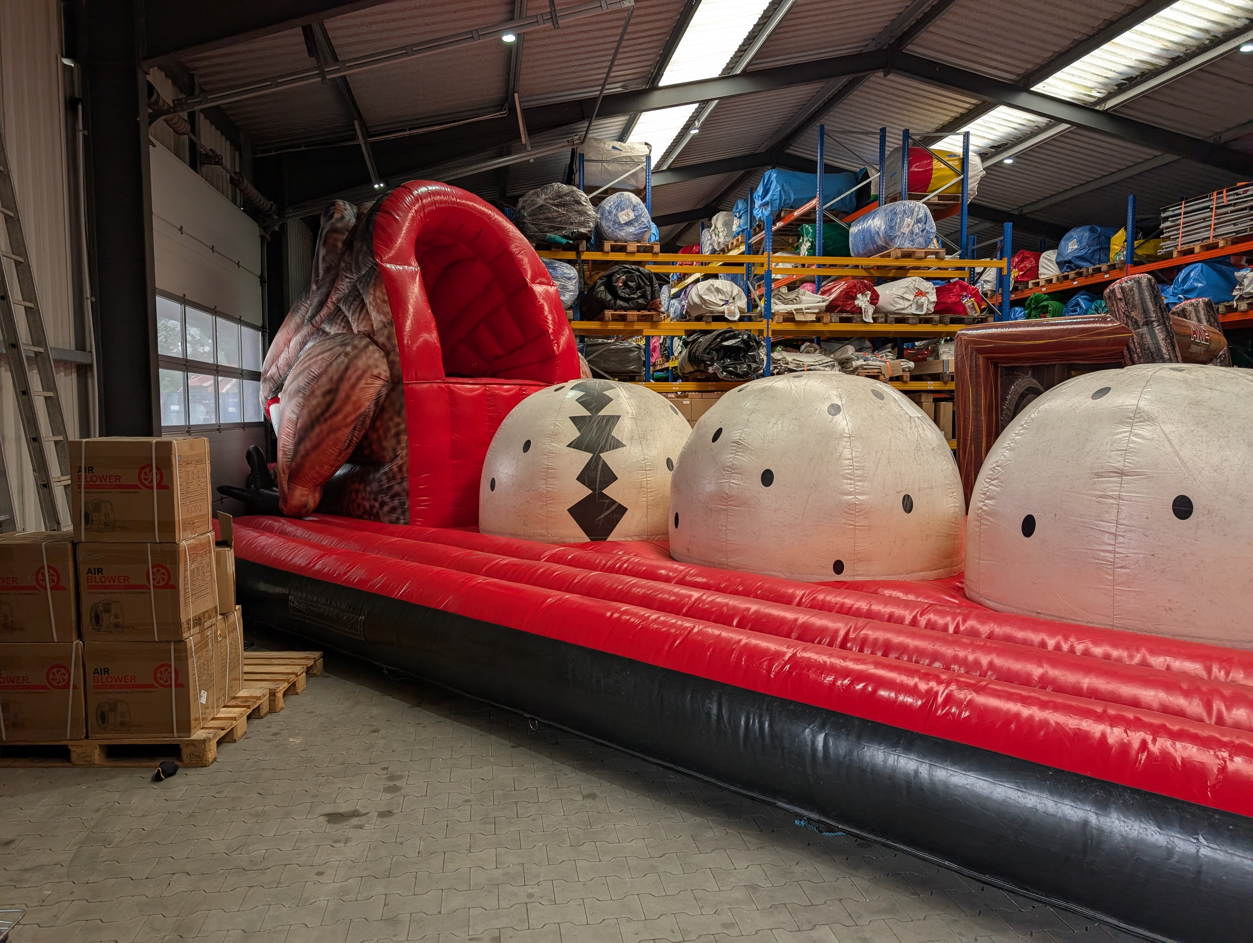 Bouncing balls - 17x7 m - gebraucht