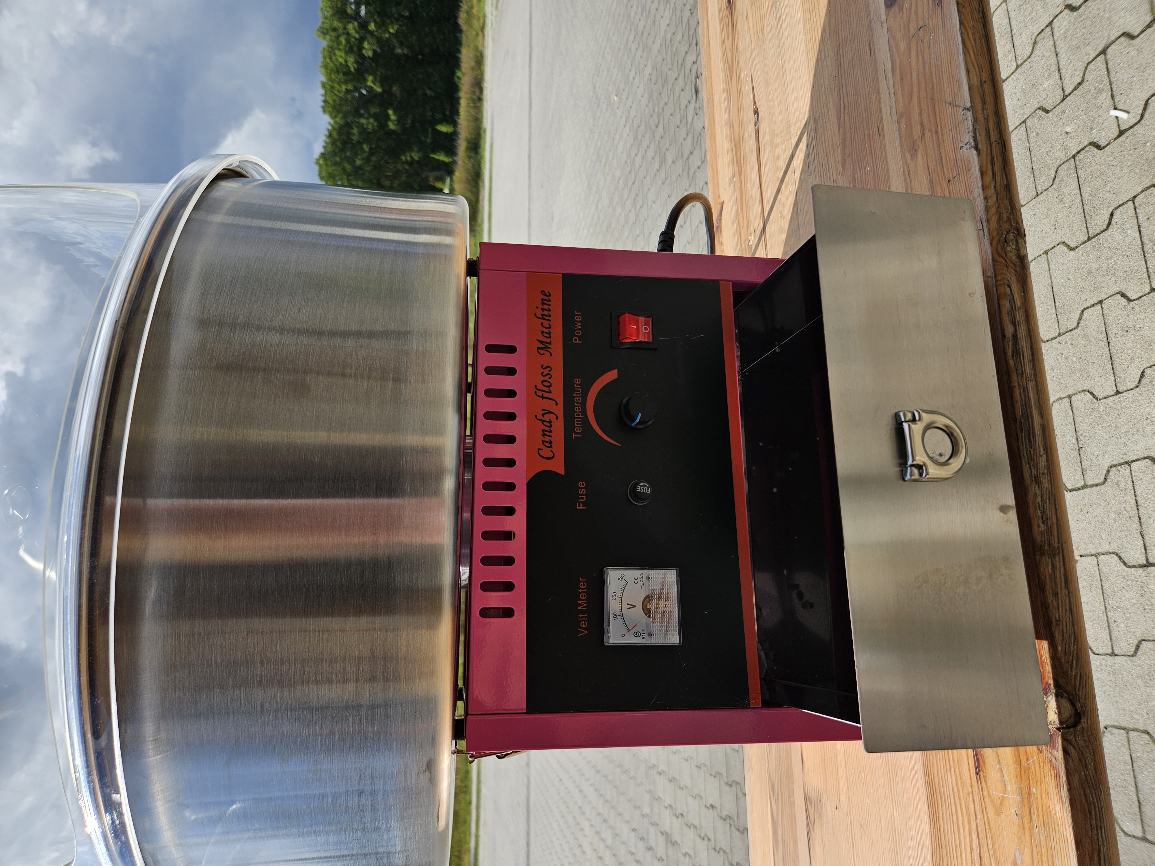 Zuckerwattemaschine mit Topf und Spuckschutz