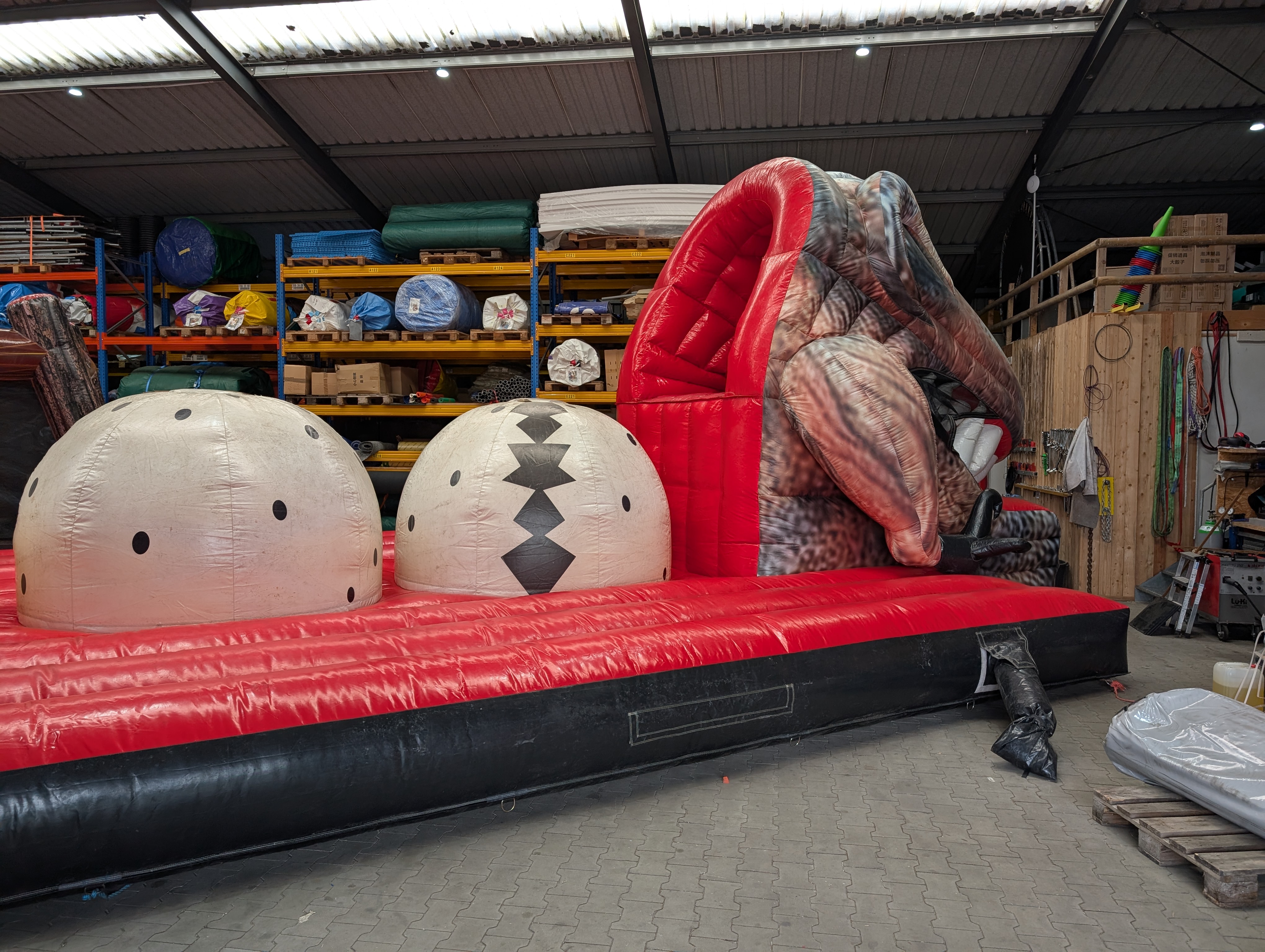 Bouncing balls - 17x7 m - gebraucht
